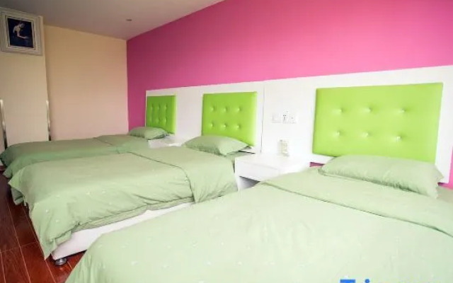 Kunshan Rongding Hotel (Yushan Square Subway Station Branch)