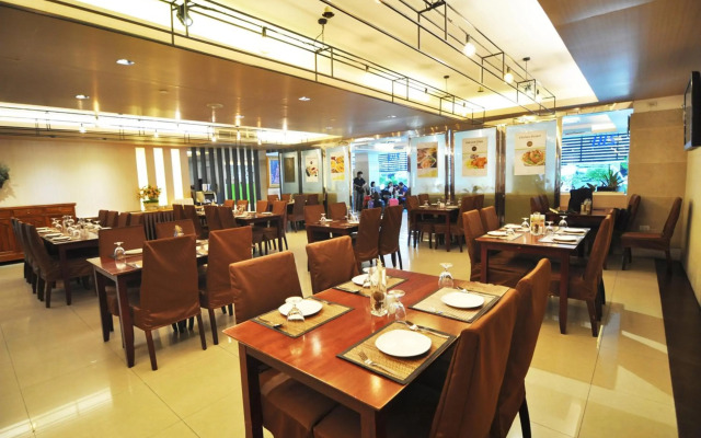 Centric Place Hotel