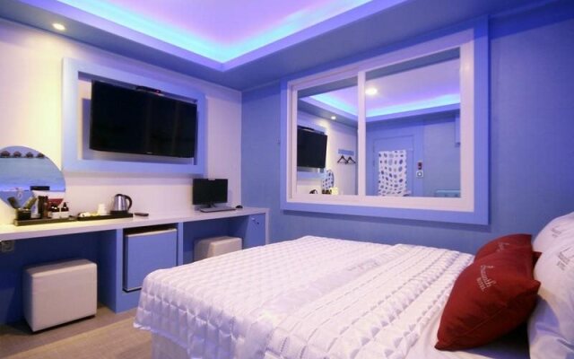 Amaranth Tourist Hotel