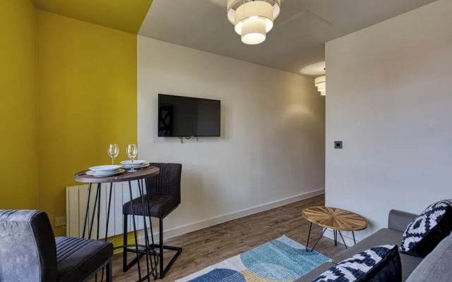 Renaissance House Apartments