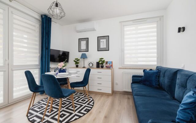 Avia Apartment in Krakow by Renters