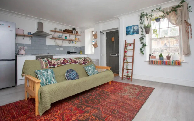 Charming 1 Bedroom Flat in Bristol