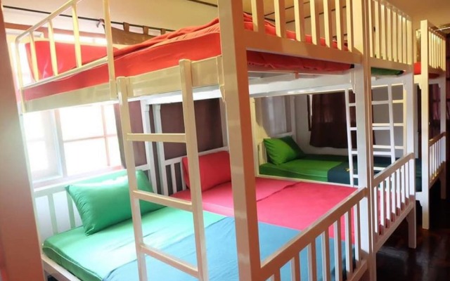 Hug Glur House & Hostel - Adults Only