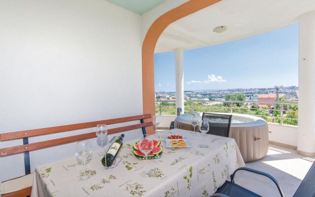 Awesome Home in Solin with WiFi, 8 Bedrooms & Hot Tub