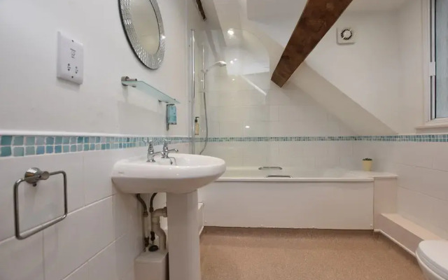 The Halford Bridge Inn