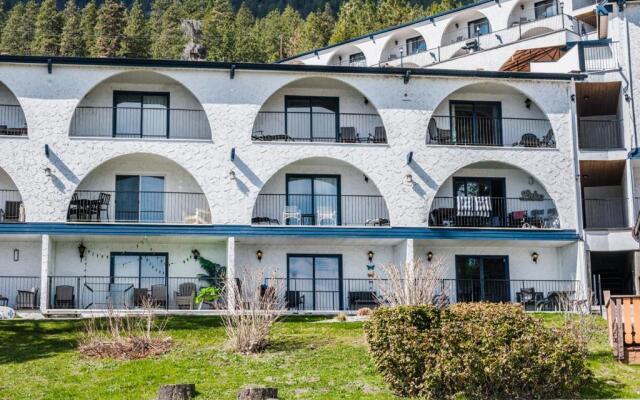 Lake Okanagan Resort