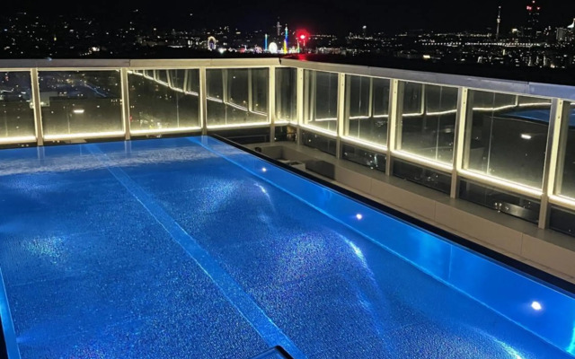 Royal Swan Skyline, Wien