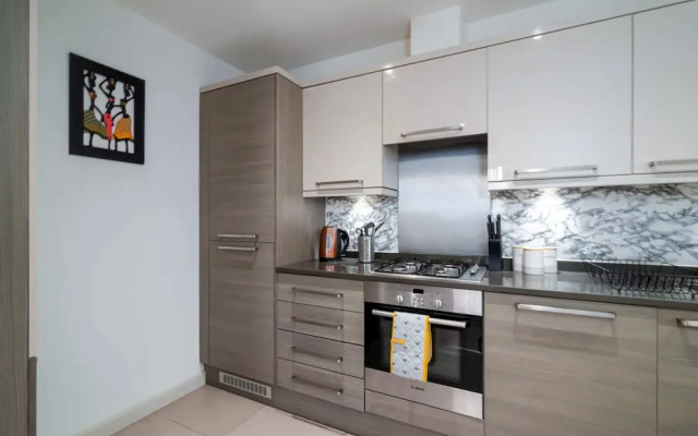 Guestready - Gorgeous 2BR Home With Balcony in Queensbury