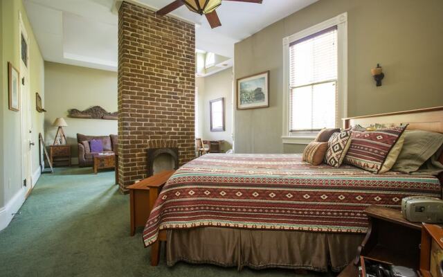 The Lookout Inn of New Orleans