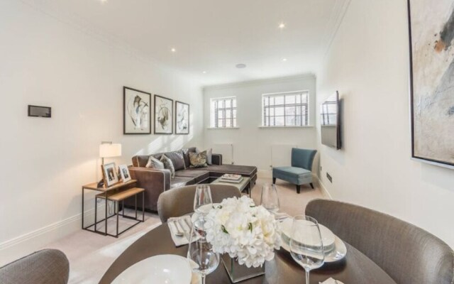 Designer Townhouse with Panoramic River Views