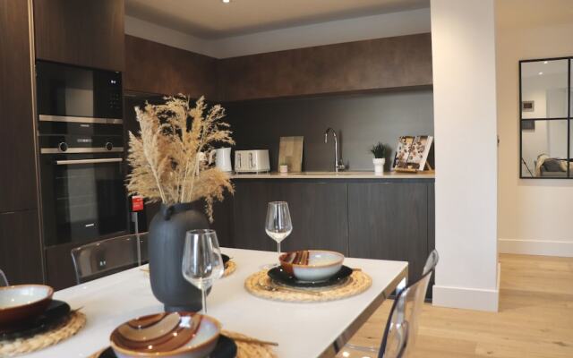 Luxury 2 Bedroom Apartment Near Central London