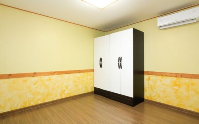 Uljin Morning Sunshine Pension