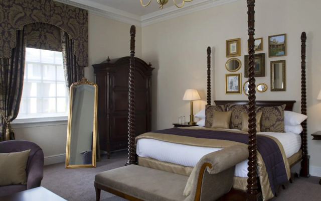 Bailbrook House