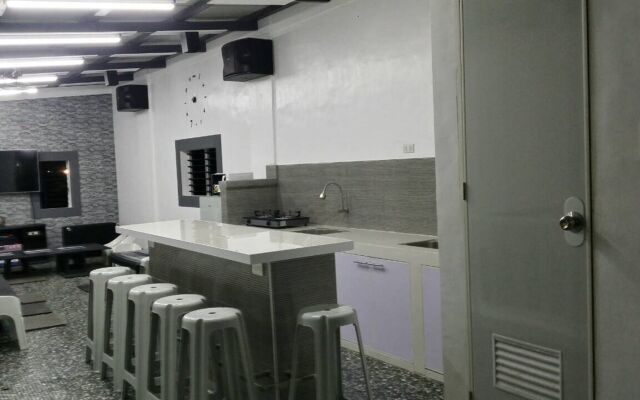 ERVoruto Hostel Makati