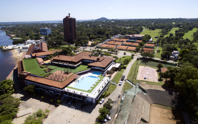 Resort Yacht y Golf Club Paraguayo