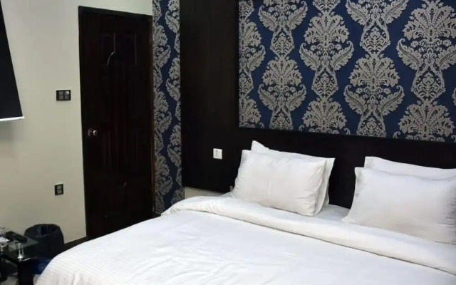 Diplomat Inn Hotel