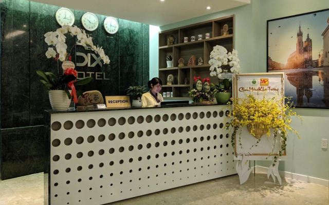 The Six Hotel