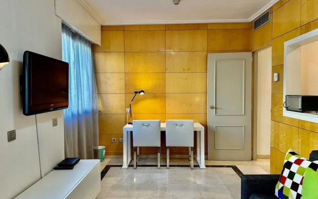 Engracia Square 1-bedroom Apartment in Chamber
