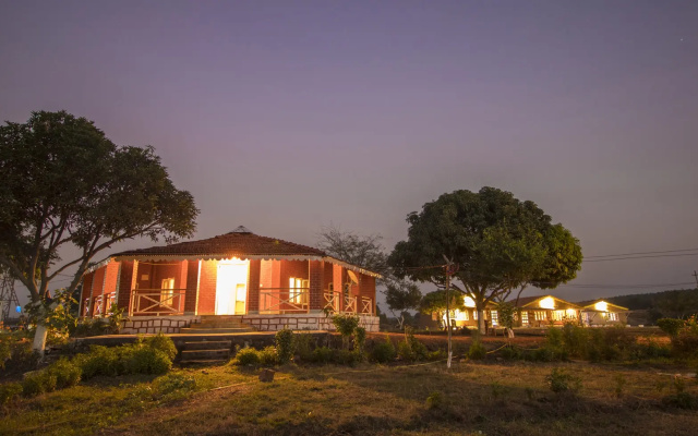 Pachmarhi Foothill Cottages by Vanyum