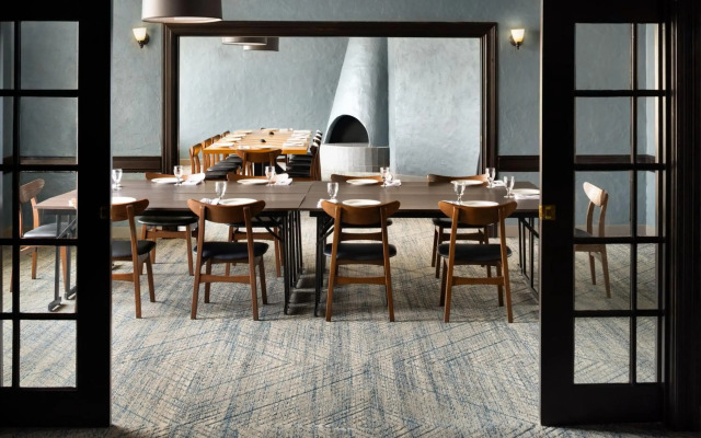 Four Points by Sheraton Edmonton South