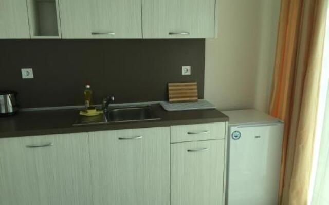 Sea Life Apartments Sinemorets