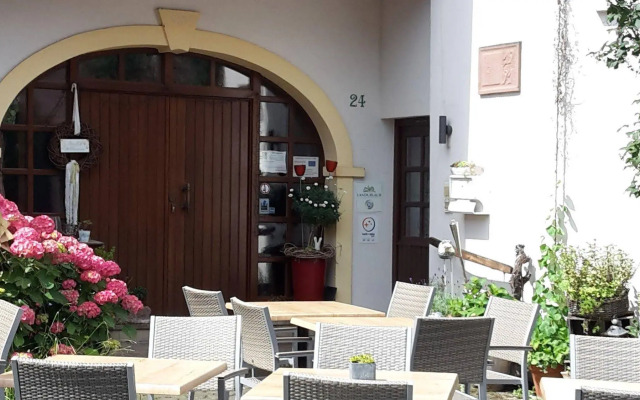 Johannishof Wine-Cafe & Guesthouse