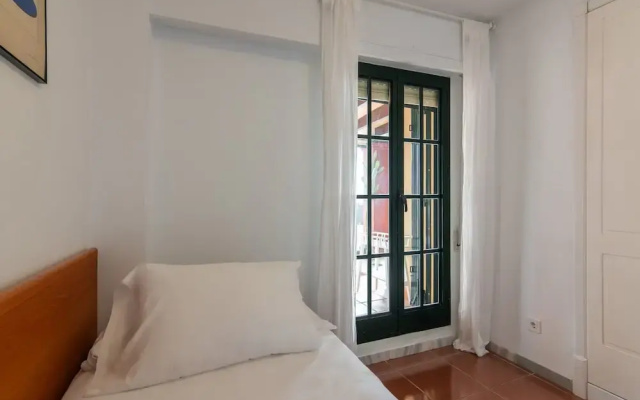 Sea-view Apartment for 7
