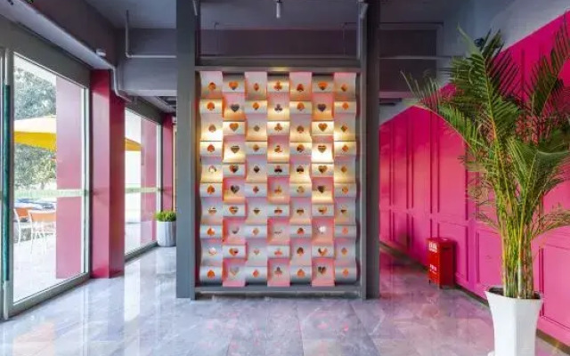 Magpie Hotel