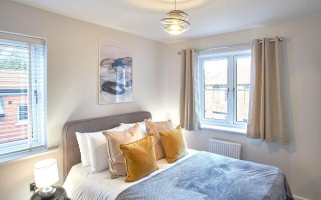 Host Stay Guillemot House