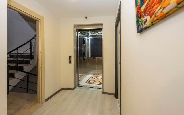 Gloria Airport Hotel