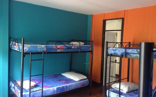 Yellow house(Furtune Inn)