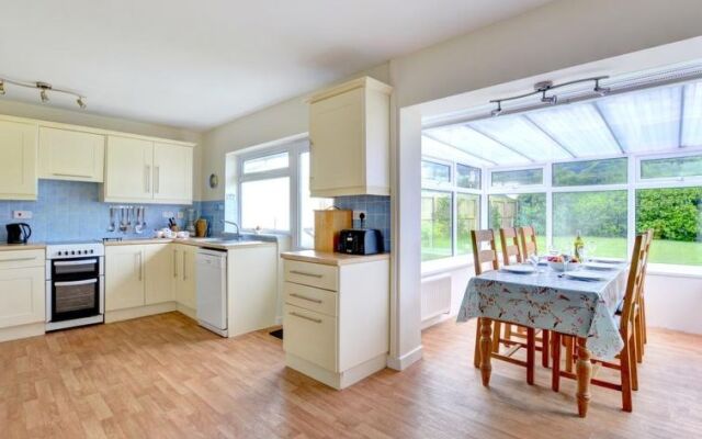 Holiday Home Crescent