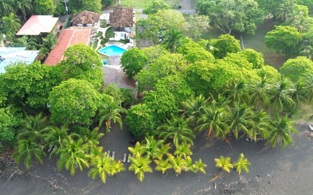 Fuego del Sol Beachfront Hotel