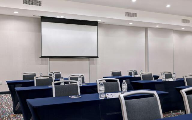 Hampton Inn & Suites Houston East Beltway 8