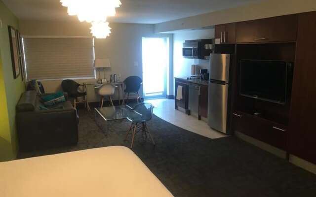 Strand Ocean Drive Suites