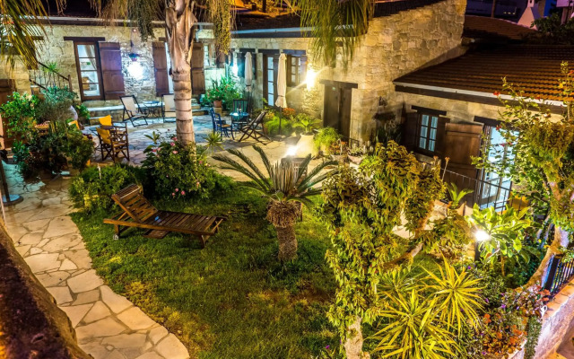 Nikis House