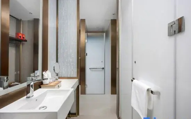 New Century Mingting Hotel in Xucun, Haining, Jiaxing