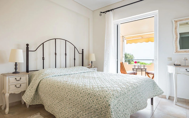 Nafsika's Beachfront Apartments