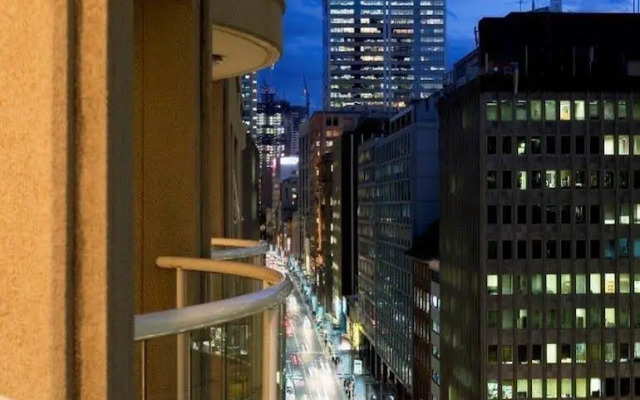 Mantra 2 Bond Street Sydney