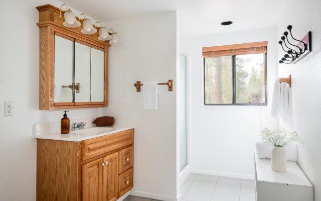 Cougar Rd - Cougar Lodge