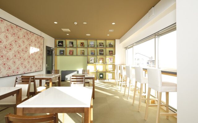Kyou Bar Lounge & Inn