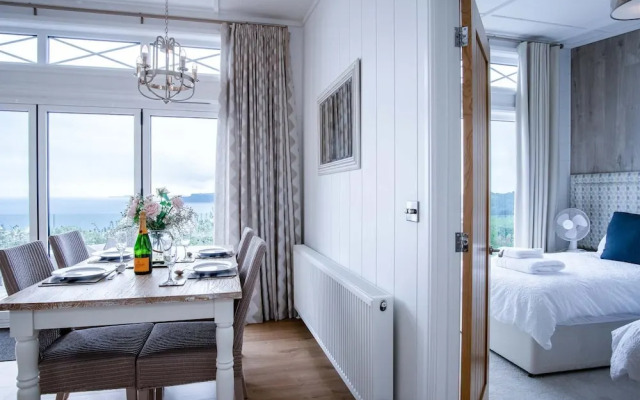 Shearwater 30 - 2 Bedroom Lodge - Summerhill