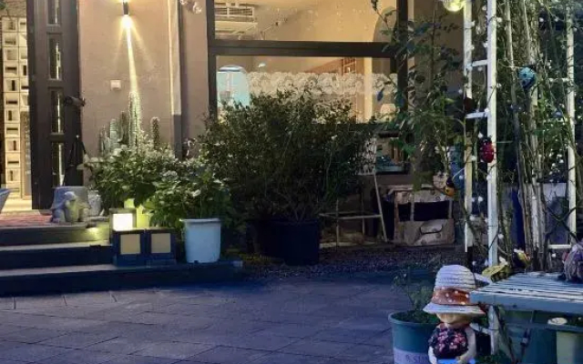 Floral Hotel Chatan Boutique Inn