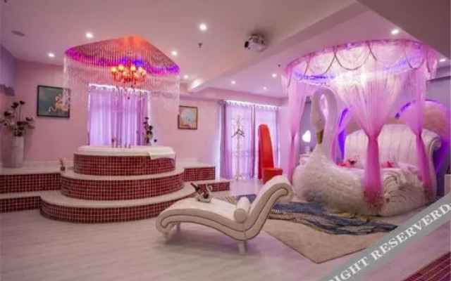 Xinyu 520 couples theme hotel