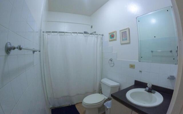 In Joyuda Beach, Apartment with Pool & Basketball Court