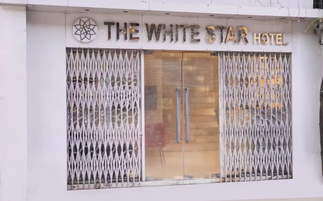 Comfy Stays at Lokhandwala Andheri West