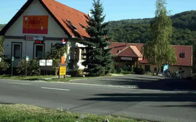 Well Panzió