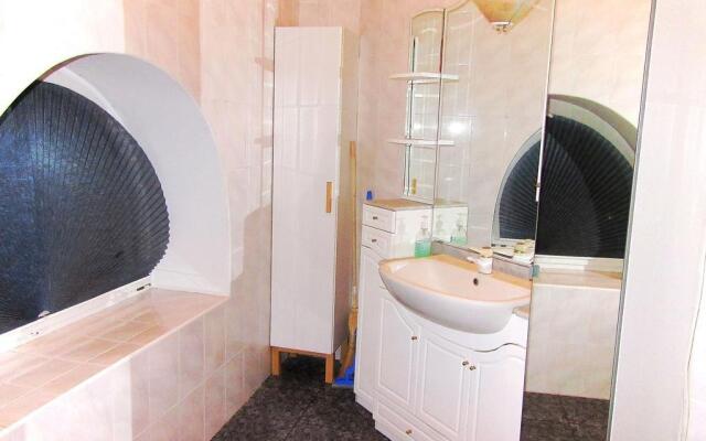 Apelsin Hotel on Park Pobedy