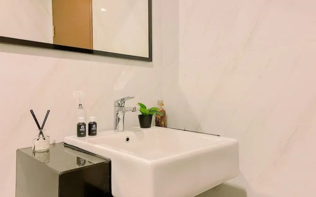 Homey and Warm 1BR at Ciputra World 2 Apartment