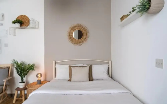 Orchid Cozy Studio & Balcony in Larnaca